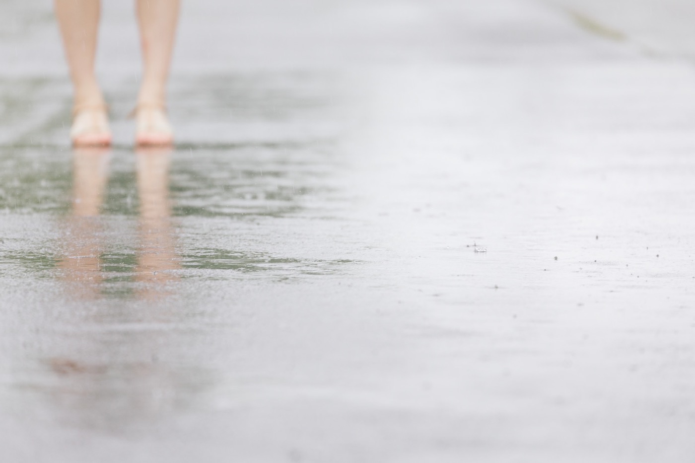 CHIHIROIMGL1258_TP_V.jpg 雨の日でも快適に出歩くにはゴアテックス素材を探す